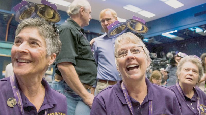 Cheers, tears as scientists mark end of "a perfect spacecraft"