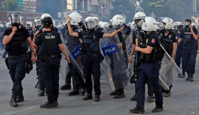 More than 30 arrested in anti-terrorism raids across Istanbul