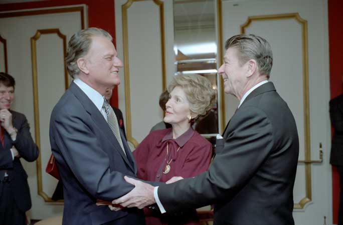 Trump mourns evangelist Billy Graham: 'There was nobody like him' Trump mourns evangelist Billy Graham: 'There was nobody like him'