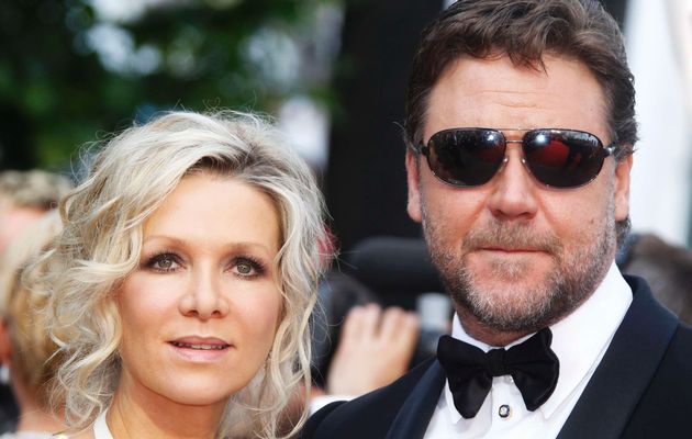 Russell Crowe to hold 'divorce auction' in Sydney
