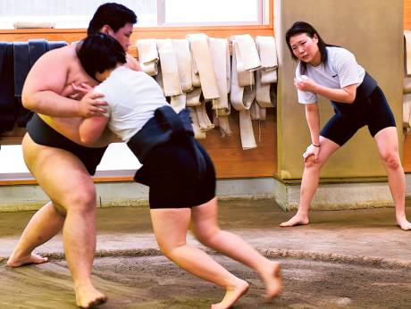 Girls kicked out of sumo event in Japan
