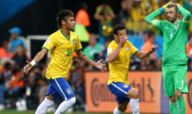 Brazil's Neymar returns from injury to score in win against Croatia