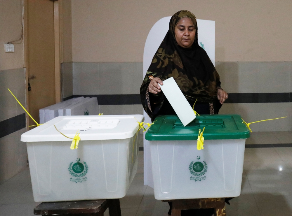     Pakistan election results delayed amid allegations of rigging