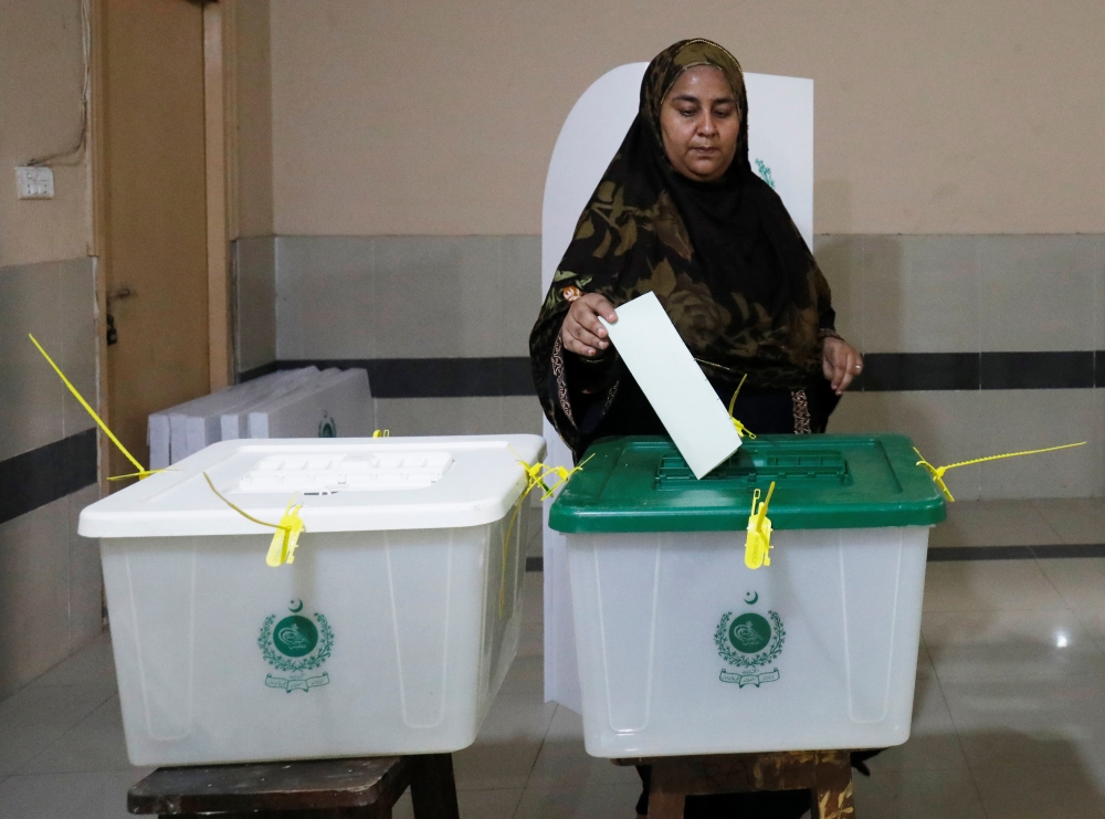 Pakistan election results delayed amid allegations of rigging     Pakistan election results delayed amid allegations of rigging