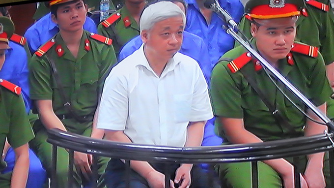 Vietnam jails tycoon, intelligence agents for divulging state secrets