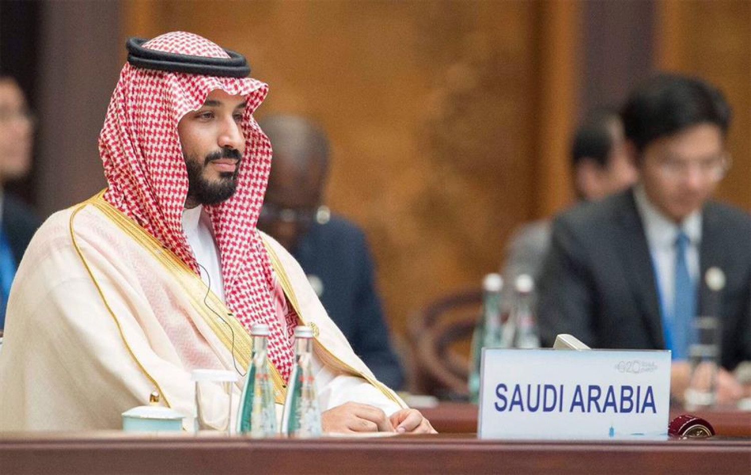 Saudi crown prince waltzes through first session of G20