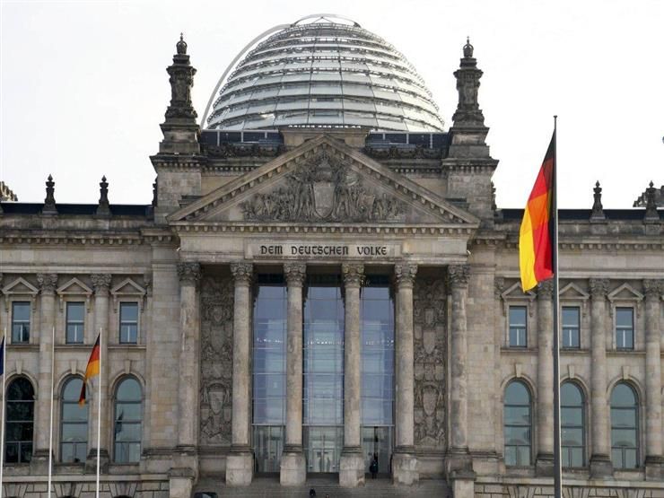 German legislature passes Brexit bill, ponders Britain's next move