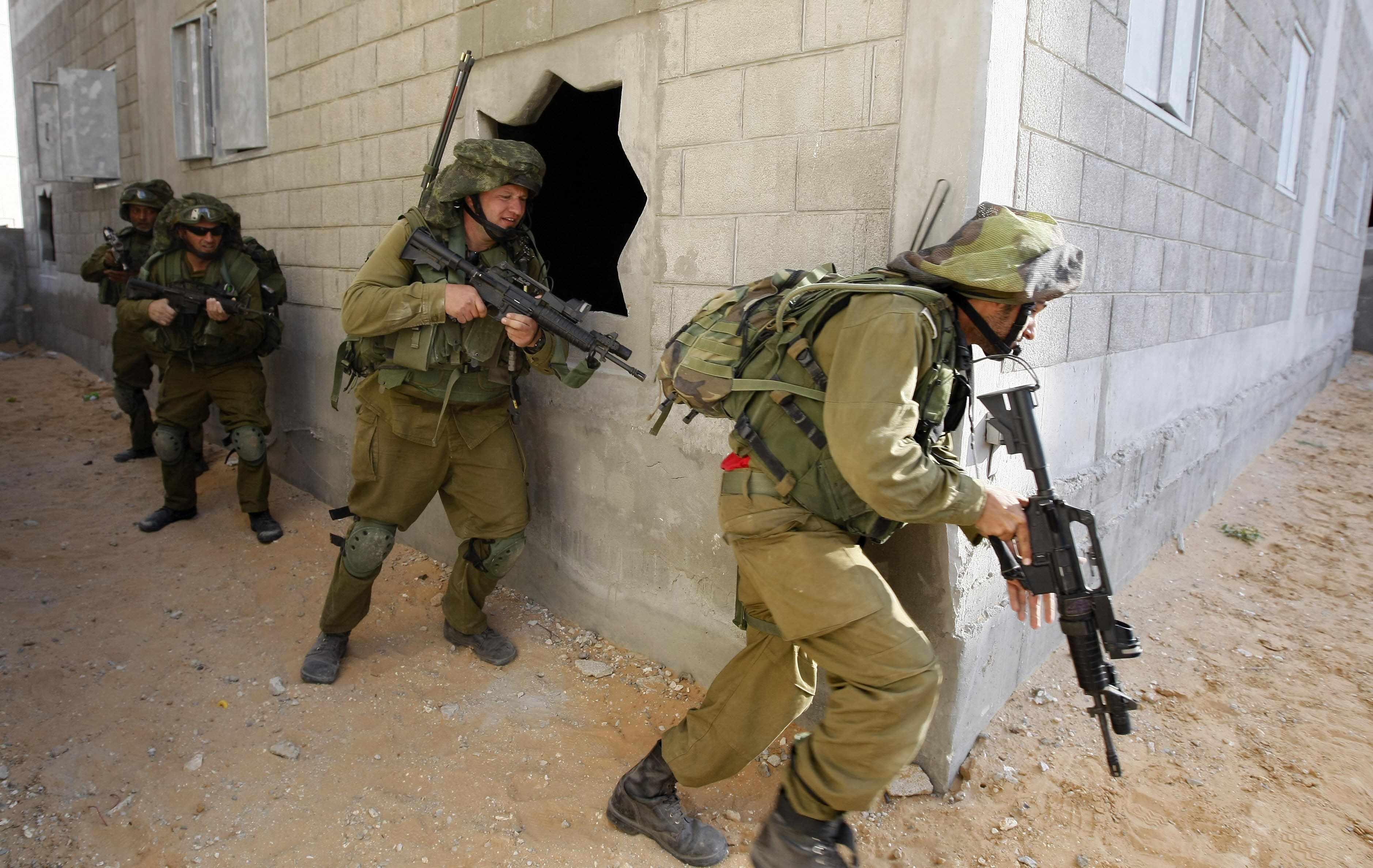 Israeli army destroys home of Palestinian suspect in shooting attack