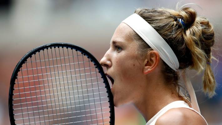 Azarenka shakes off jet-lag to beat Zvonareva in duel of ex-stars Azarenka shakes off jet-lag to beat Zvonareva in duel of ex-stars