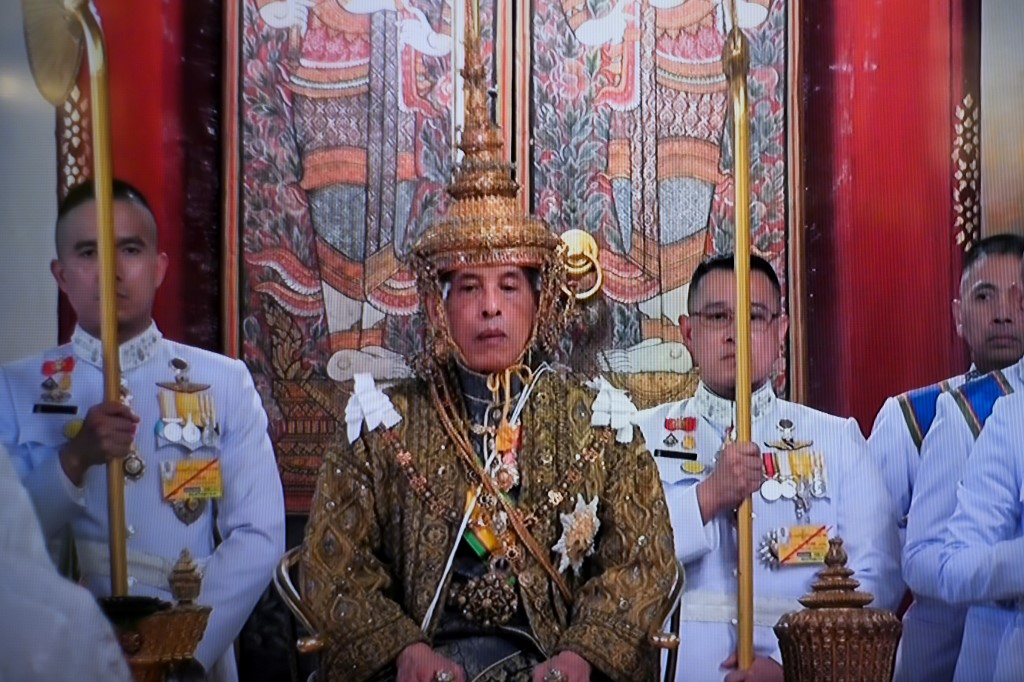 Thai King Maha Vajiralongkorn crowned in elaborate ceremonies