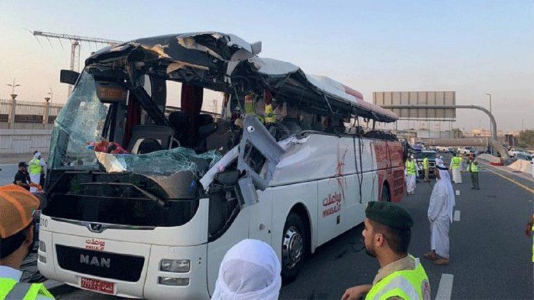 Bus crashes into road sign in Dubai, killing 17 Bus crashes into road sign in Dubai, killing 17