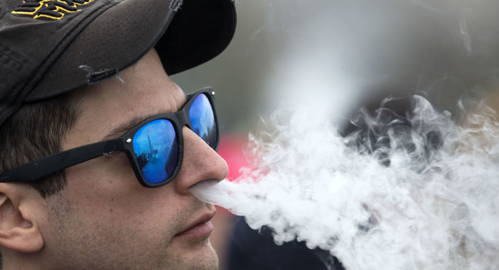 US health agency: Vaping-related deaths rises to 42