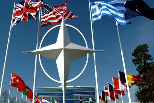 NATO, US-led coalition suspend Iraqi forces training after US strike