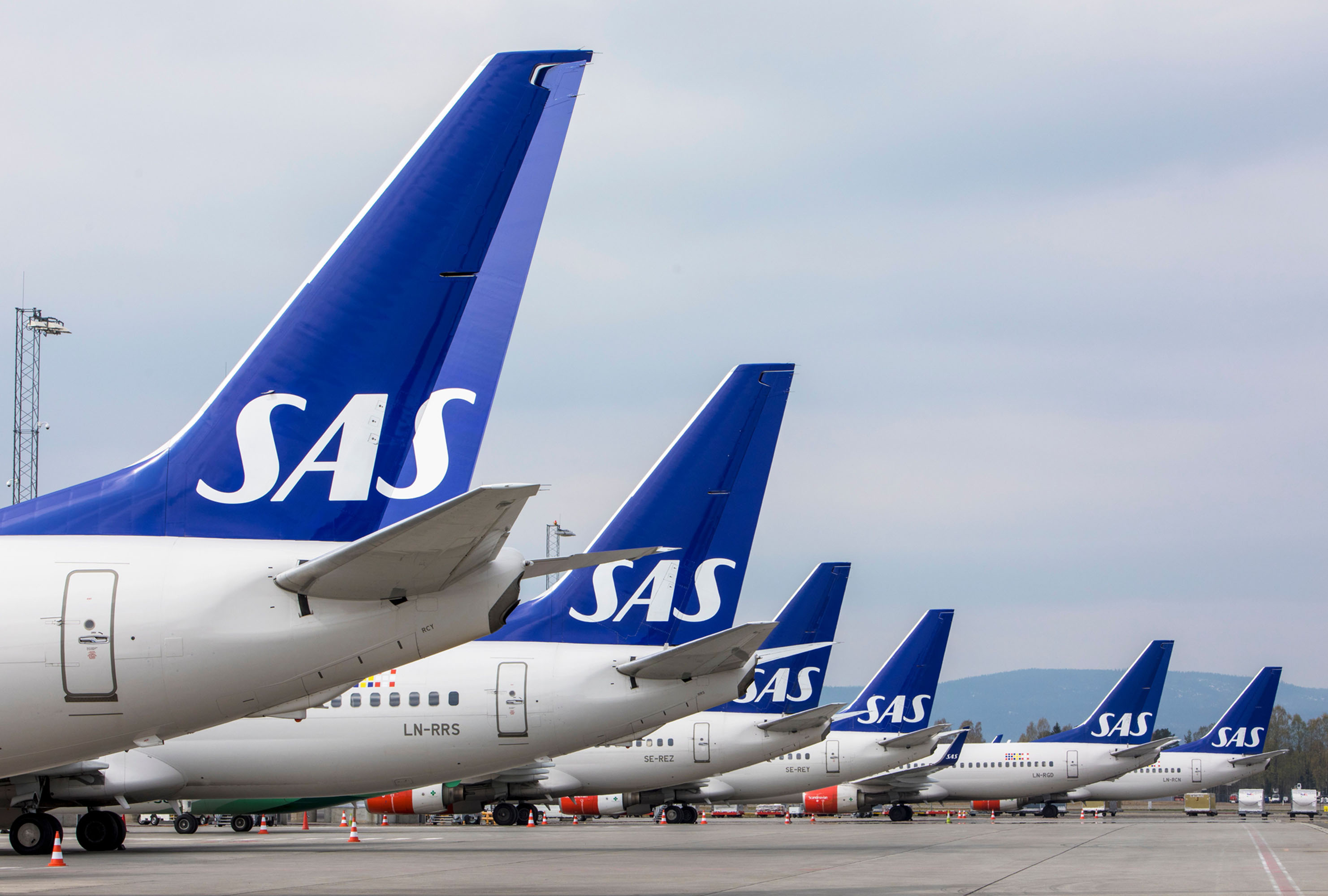 Airline SAS plans to cut half its workforce due to virus standstill