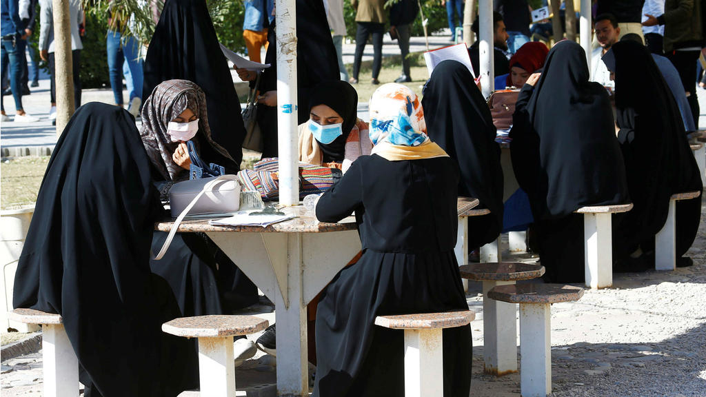 Iran declares entry ban for foreigners amid coronavirus second wave