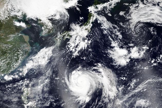 Residents told to evacuate as powerful typhoon closing in on Japan Residents told to evacuate as powerful typhoon closing in on Japan