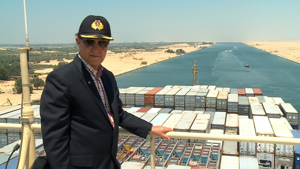 Egypt condemns 26 to death on Suez Canal plot charges