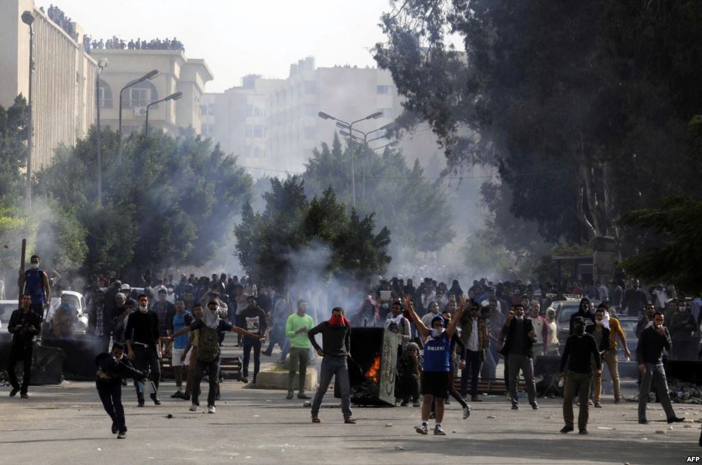 Gunmen shoot dead three policemen, wound nine in Cairo: ministry Gunmen shoot dead three policemen, wound nine in Cairo: ministry
