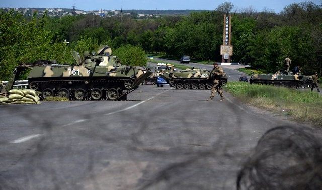 Ukraine rebels go to the museum -- for WWII tanks and cannons Ukraine rebels go to the museum -- for WWII tanks and cannons