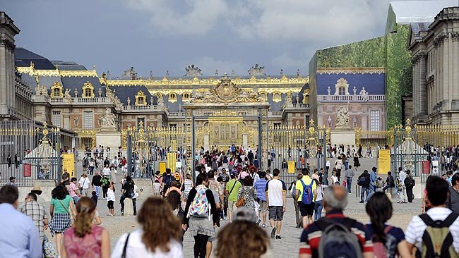 Louvre, Versailles, Musee d'Orsay to open every day Louvre, Versailles, Musee d'Orsay to open every day