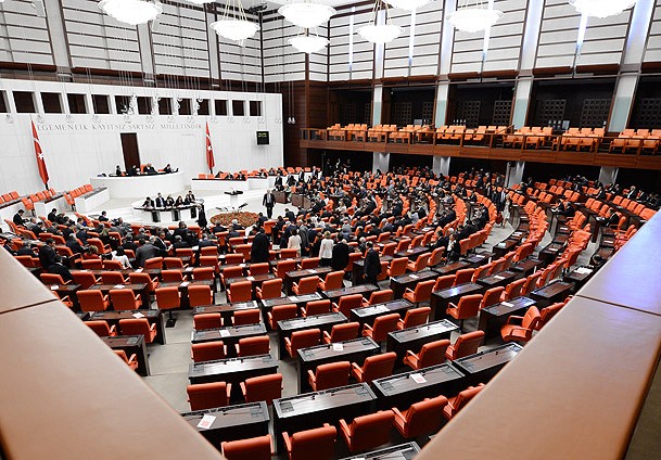 Turkish parliament authorises military action in Syria, Iraq