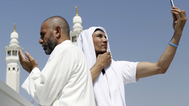 Snap! Hajj selfies gain popularity, spark controversy Snap! Hajj selfies gain popularity, spark controversy