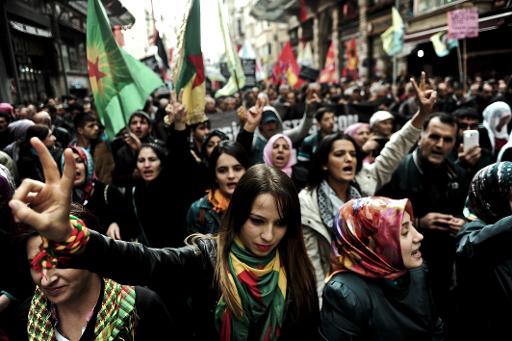 Thousands protest in Turkey to show solidarity with Kobane Kurds