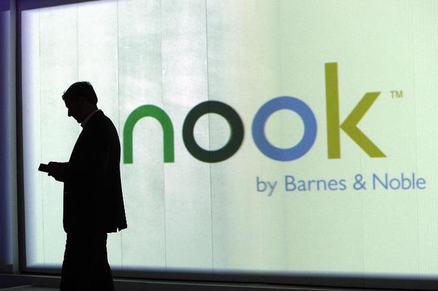 In reversal, Barnes & Noble to keep Nook division