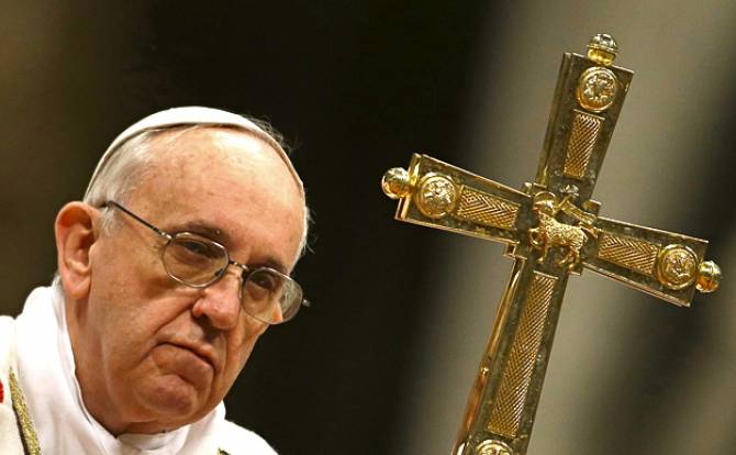 Pope denounces 'intolerable brutality' in Iraq, Syria