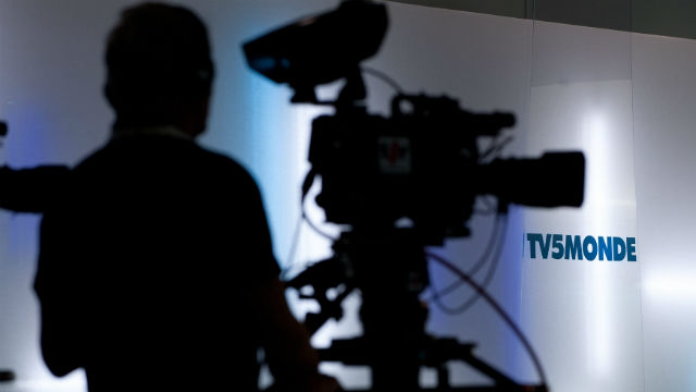 French TV station restarts after 'unprecedented' jihadist hack