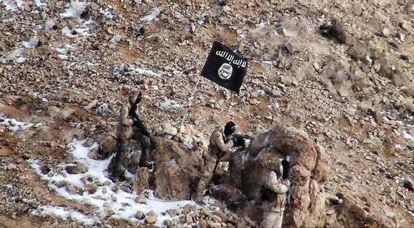 IS beheads opposition fighters in Damascus suburb: monitor IS beheads opposition fighters in Damascus suburb: monitor