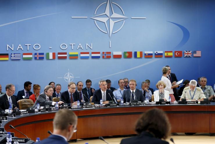 NATO vows solidarity with Turkey over Islamic State