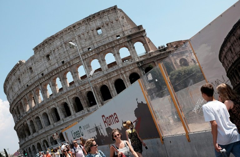 Italy earmarks 18 mln to rebuild Colosseum arena floor