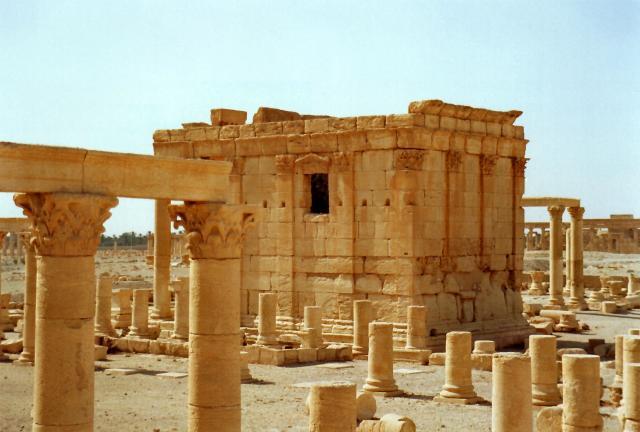 IS blows up temple in Syria's Palmyra: antiquities chief