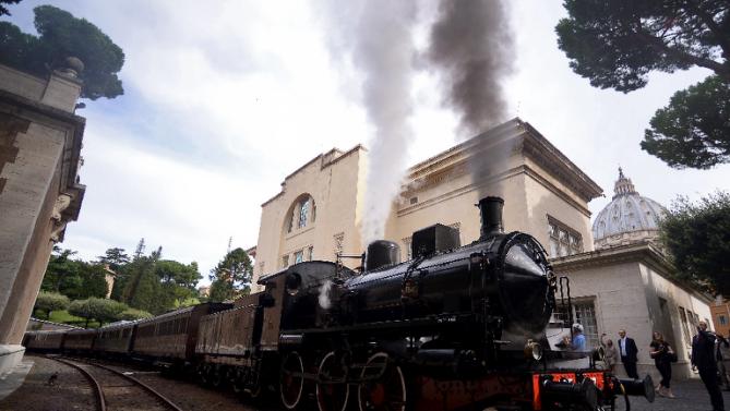 All aboard the Vatican train for pope's summer castle