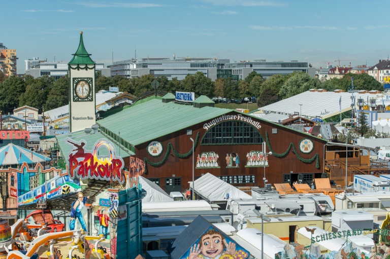 Germany's Oktoberfest opens in shadow of refugee crisis