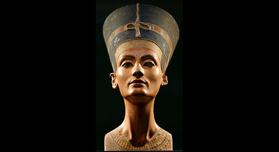 British archaeologist aims to pinpoint Nefertiti's tomb
