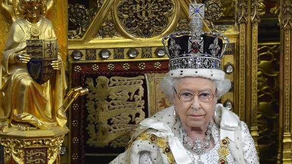 Queen Elizabeth sells 25,000 tickets to 90th birthday Queen Elizabeth sells 25,000 tickets to 90th birthday