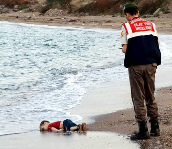 Drowned toddler becomes first 2016 migrant casualty in the Aegean