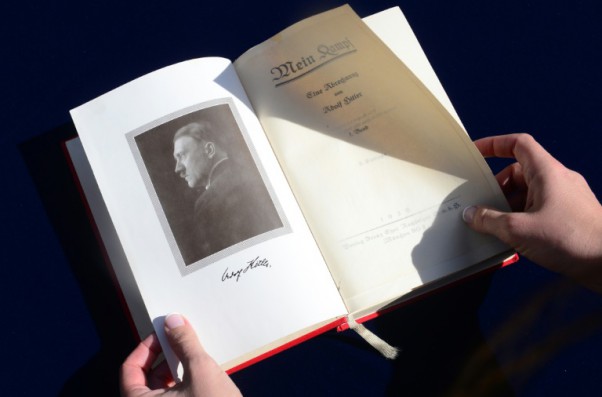 Angst as first 'Mein Kampf' reprints hit German bookstores Angst as first 'Mein Kampf' reprints hit German bookstores