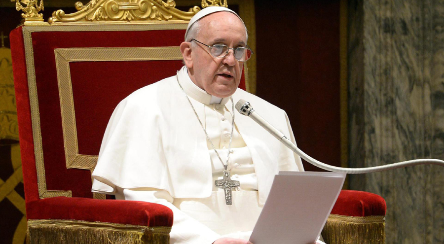 Pope Francis answers children's questions in new book Pope Francis answers children's questions in new book