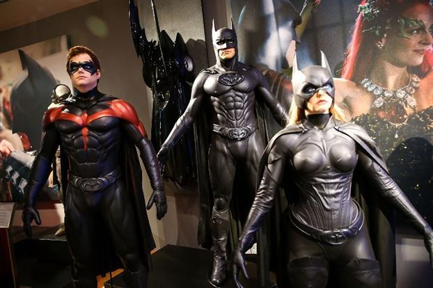 'Batman v Superman' flies high at top of box office
