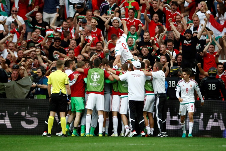Hungary orchestra leaves opera to watch Euro 2016 game on TV