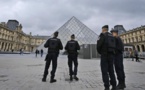 Louvre reopens 24 hours after machete attack