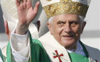 Pope replaces migrant 'minister'