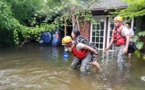Trump meets flooding victims, volunteers in Houston