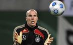 Football: Germany goalkeeper Enke commits suicide