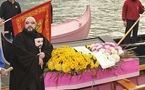 Mock funeral for Venice's dwindling population