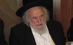 Israel: Tens of thousands attend rebel rabbi's funeral