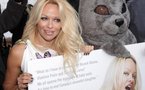 Pamela Anderson appeals to Putin over Canada seals